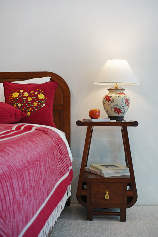 Bedside Lotus 70